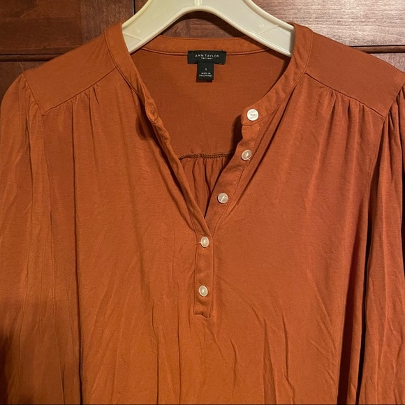 Ann Taylor pumpkin ¾ sleeve rayon top - Picture 3 of 12